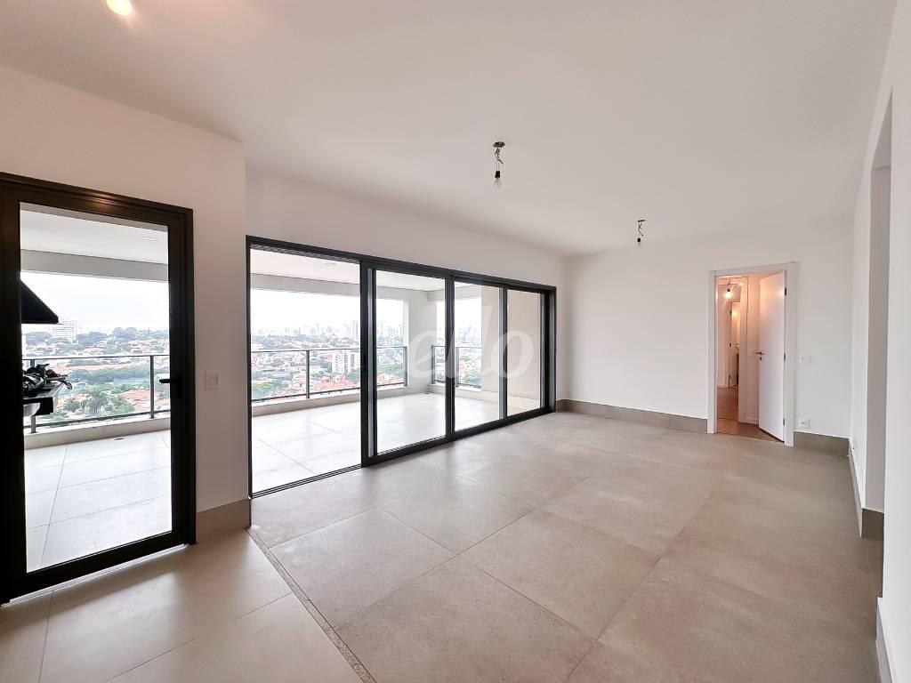 4 SALA de Apartamento à venda, Padrão com 133 m², 3 quartos e 2 vagas em Mirandopolis - São Paulo