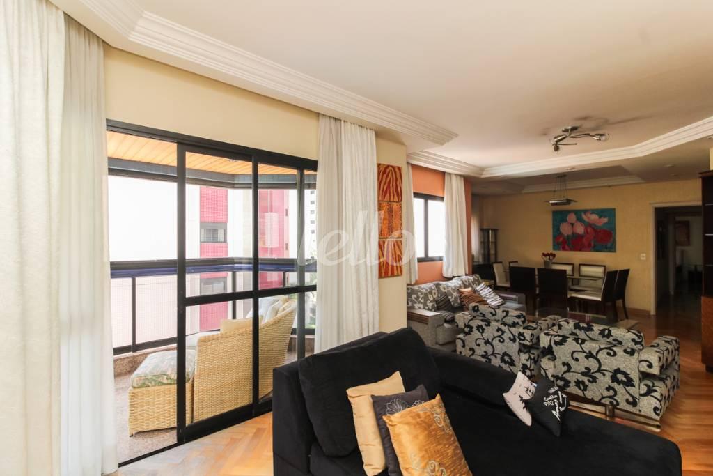 04 SALA de Apartamento à venda, Padrão com 140 m², 3 quartos e 3 vagas em Jardim Anália Franco - São Paulo