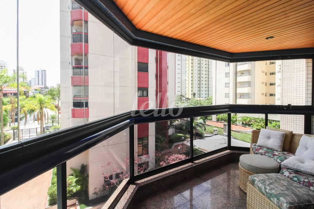 07 VARANDA de Apartamento à venda, Padrão com 140 m², 3 quartos e 3 vagas em Jardim Anália Franco - São Paulo