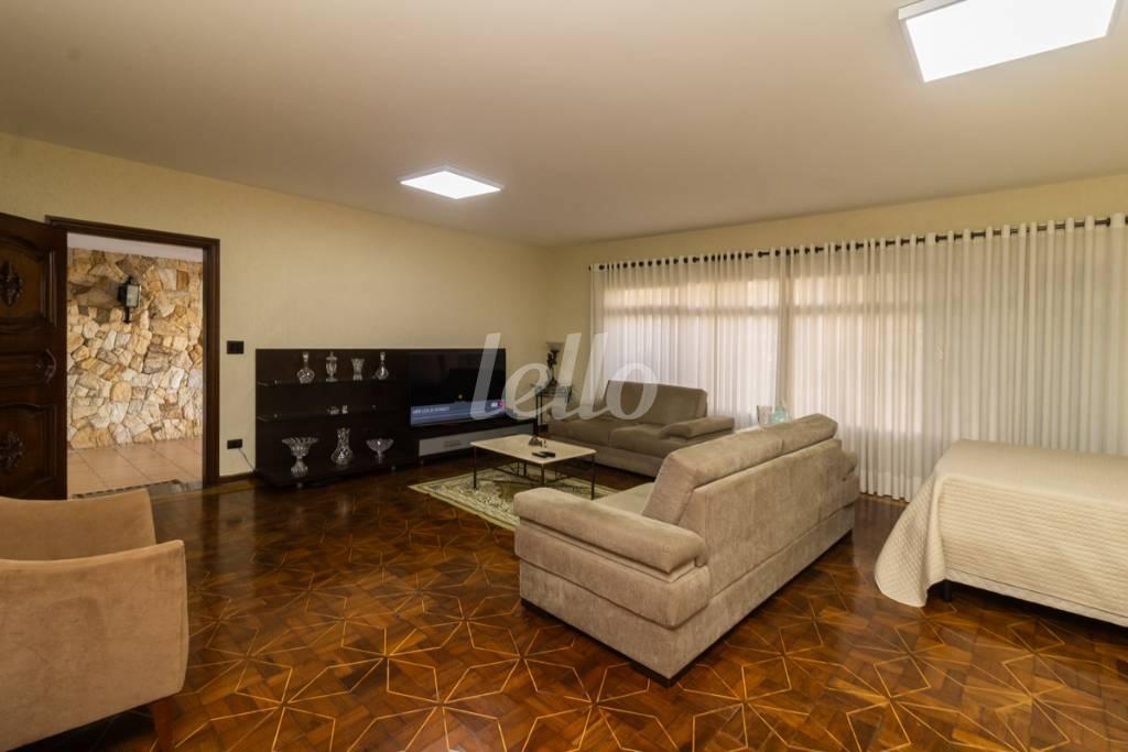 01 SALA de Casa para alugar, sobrado com 248 m², 3 quartos e 5 vagas em Vila Analia Franco - São Paulo