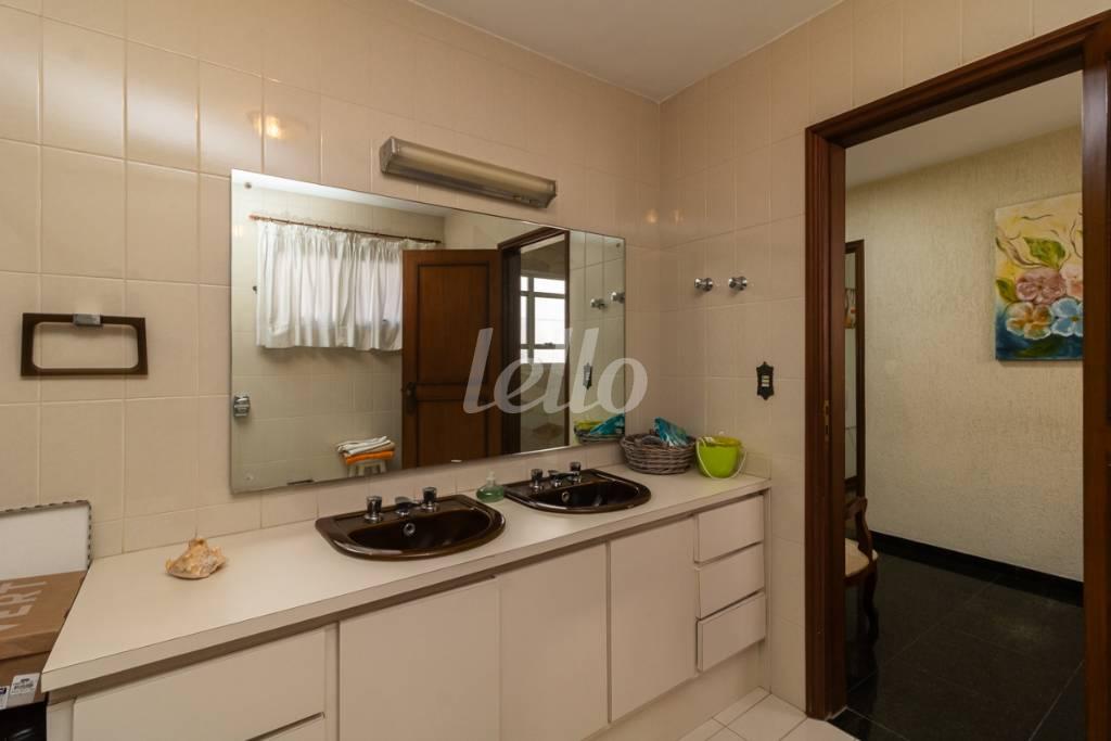 24 BANHEIRO de Casa para alugar, sobrado com 248 m², 3 quartos e 5 vagas em Vila Analia Franco - São Paulo
