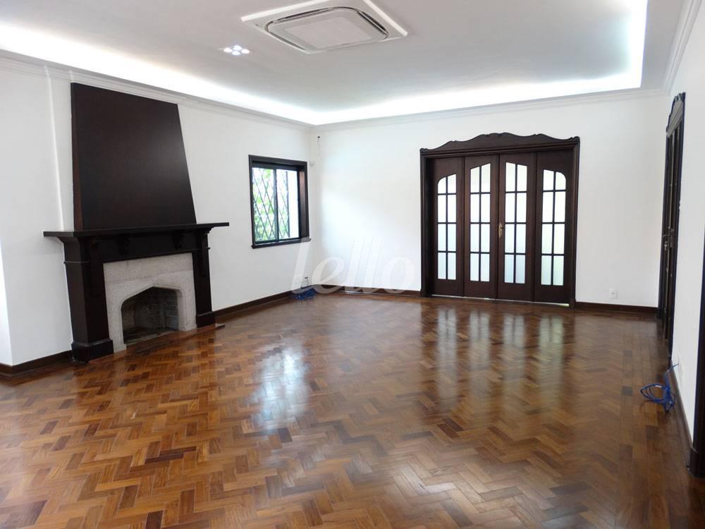 SALA 4 de Casa para alugar, sobrado com 850 m², 5 quartos e 12 vagas em Jardim América - São Paulo