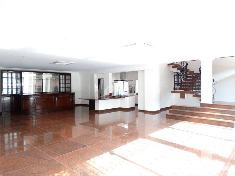 SALA PRINCIPAL de Casa para alugar, sobrado com 850 m², 5 quartos e 12 vagas em Jardim América - São Paulo