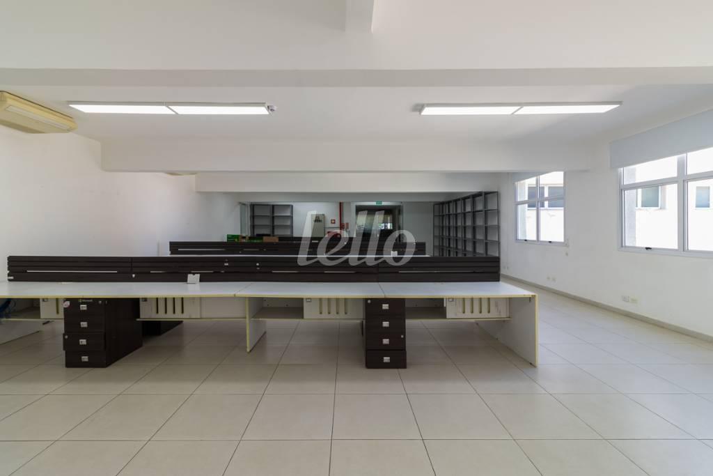 SALA 3 de Prédio Comercial para alugar, Monousuário com 2220 m², e 10 vagas em Vila São José - São Paulo