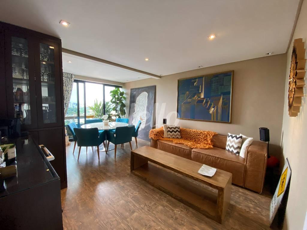 SALA de Apartamento para alugar, Duplex com 82 m², 1 quarto e 1 vaga em Pinheiros - São Paulo