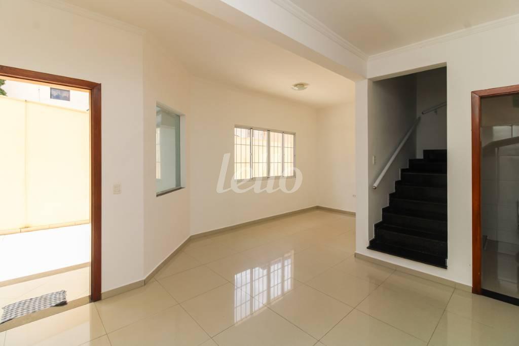 SALA de Casa para alugar, em condomínio - sobrado com 105 m², 3 quartos e 2 vagas em Vila Prudente - São Paulo