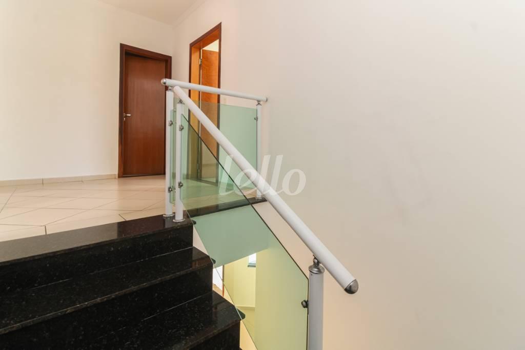HALL SUPERIOR de Casa para alugar, em condomínio - sobrado com 105 m², 3 quartos e 2 vagas em Vila Prudente - São Paulo