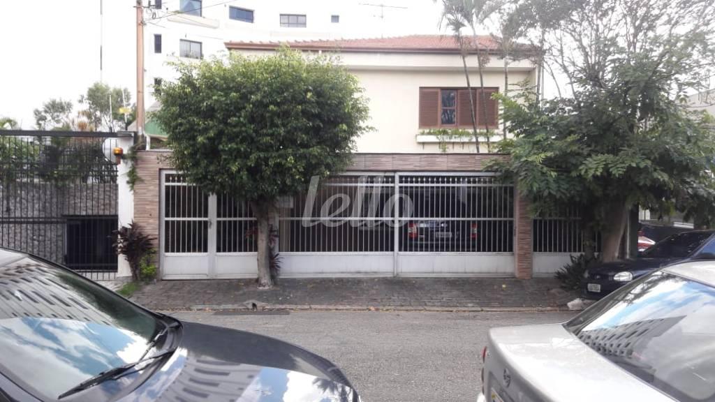 FACHADA de Casa à venda, sobrado com 300 m², 4 quartos e 3 vagas em Jardim Avelino - São Paulo