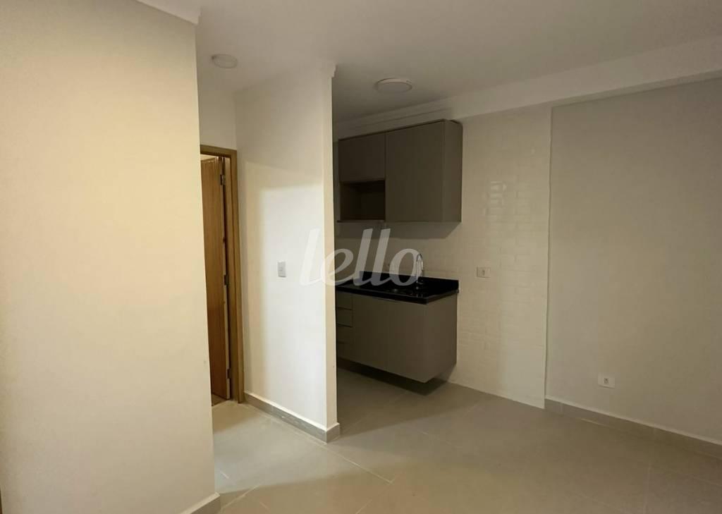 SALA de Apartamento para alugar, Kitnet com 29 m², 1 quarto e em Vila Bertioga - São Paulo