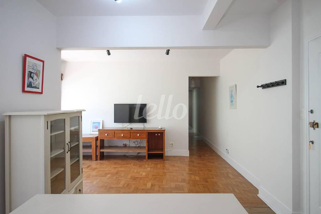 SALA de Apartamento para alugar, Padrão com 86 m², 2 quartos e 1 vaga em Vila Clementino - São Paulo