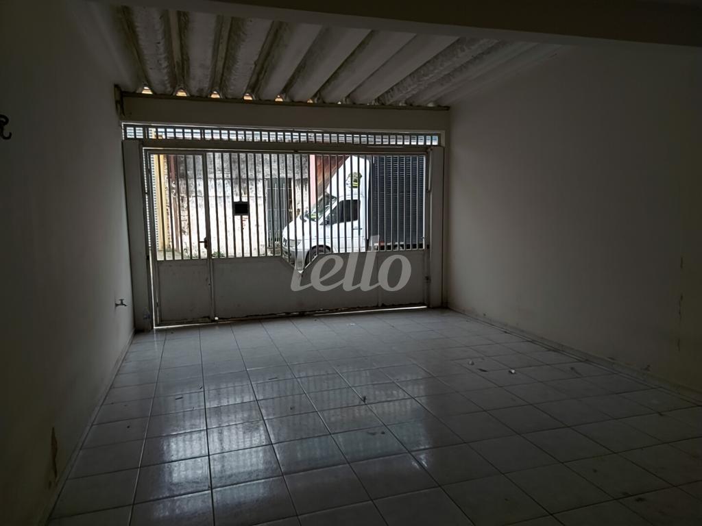 GARAGEM de Casa à venda, térrea com 120 m², 2 quartos e 2 vagas em Jardim Jaú(zona Leste) - São Paulo