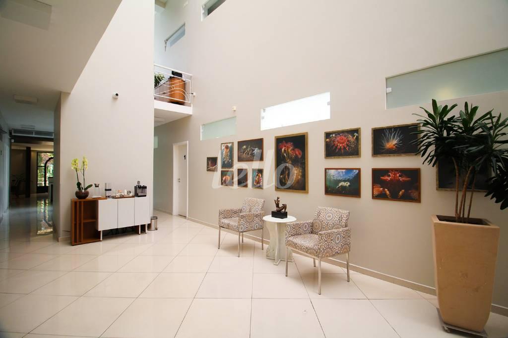 HALL de Casa à venda, sobrado com 700 m², e 12 vagas em Jardim Paulista - São Paulo