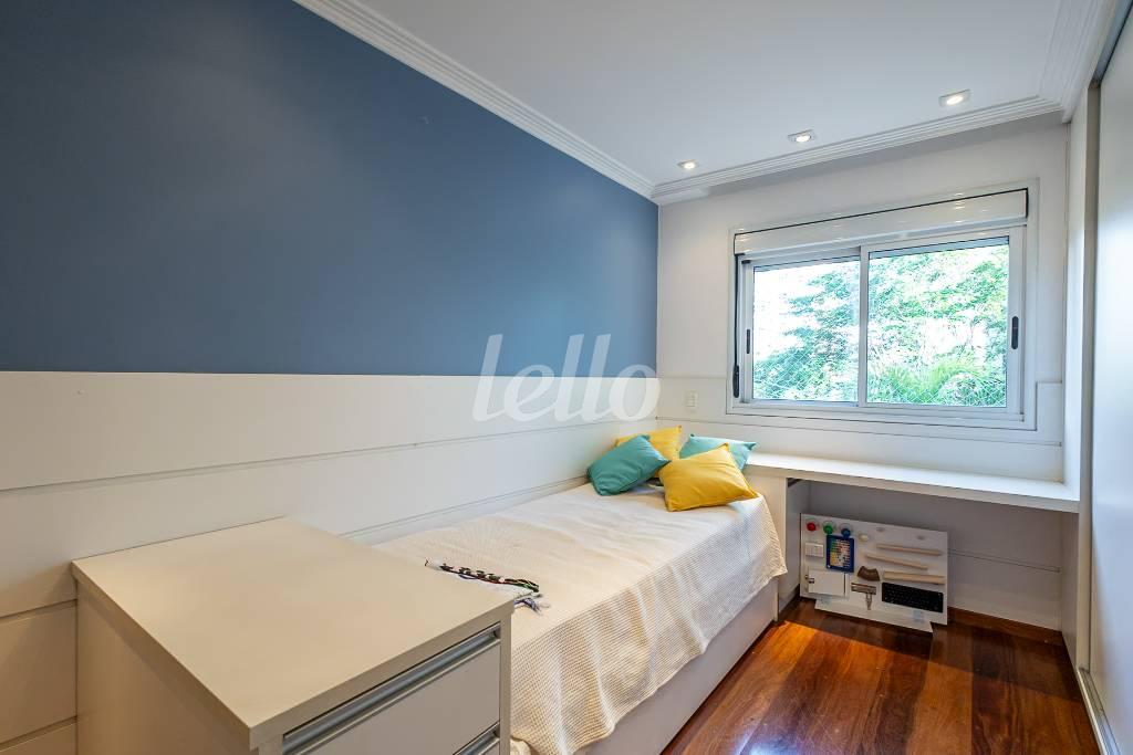 DORMITÓRIO de Apartamento para alugar, Padrão com 201 m², 3 quartos e 3 vagas em Itaim Bibi - São Paulo