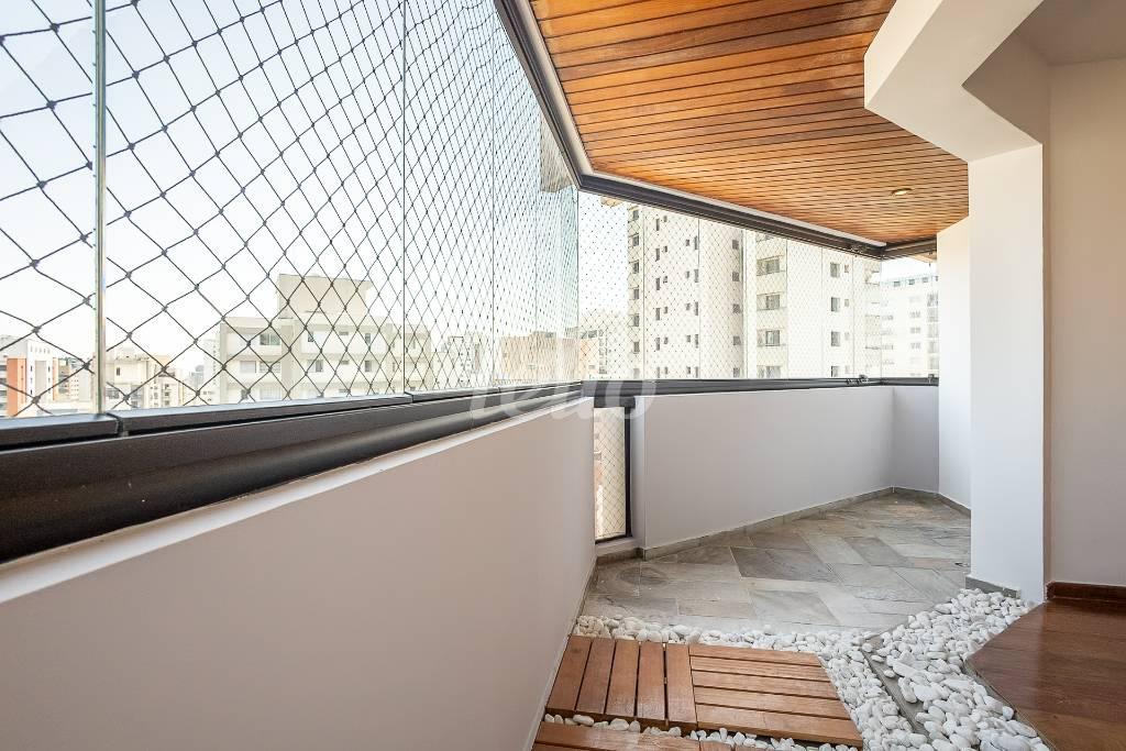 SACADA de Apartamento para alugar, Padrão com 280 m², 3 quartos e 4 vagas em Indianópolis - São Paulo