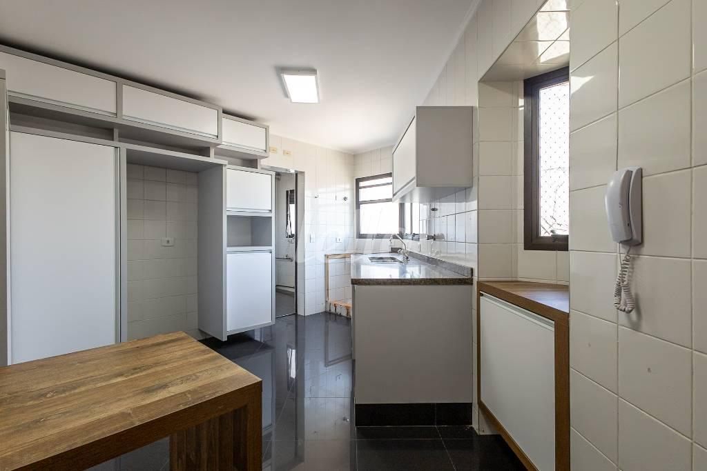 COZINHA de Apartamento para alugar, Padrão com 280 m², 3 quartos e 4 vagas em Indianópolis - São Paulo