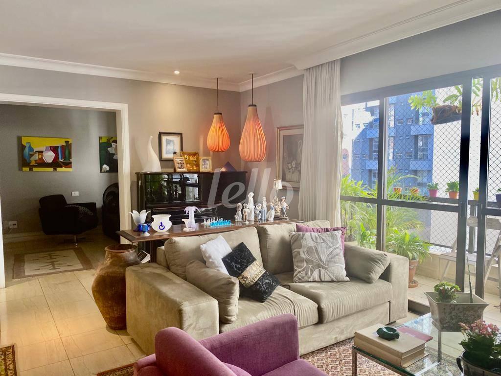 SALA de Apartamento à venda, Padrão com 158 m², 4 quartos e 2 vagas em Pinheiros - São Paulo
