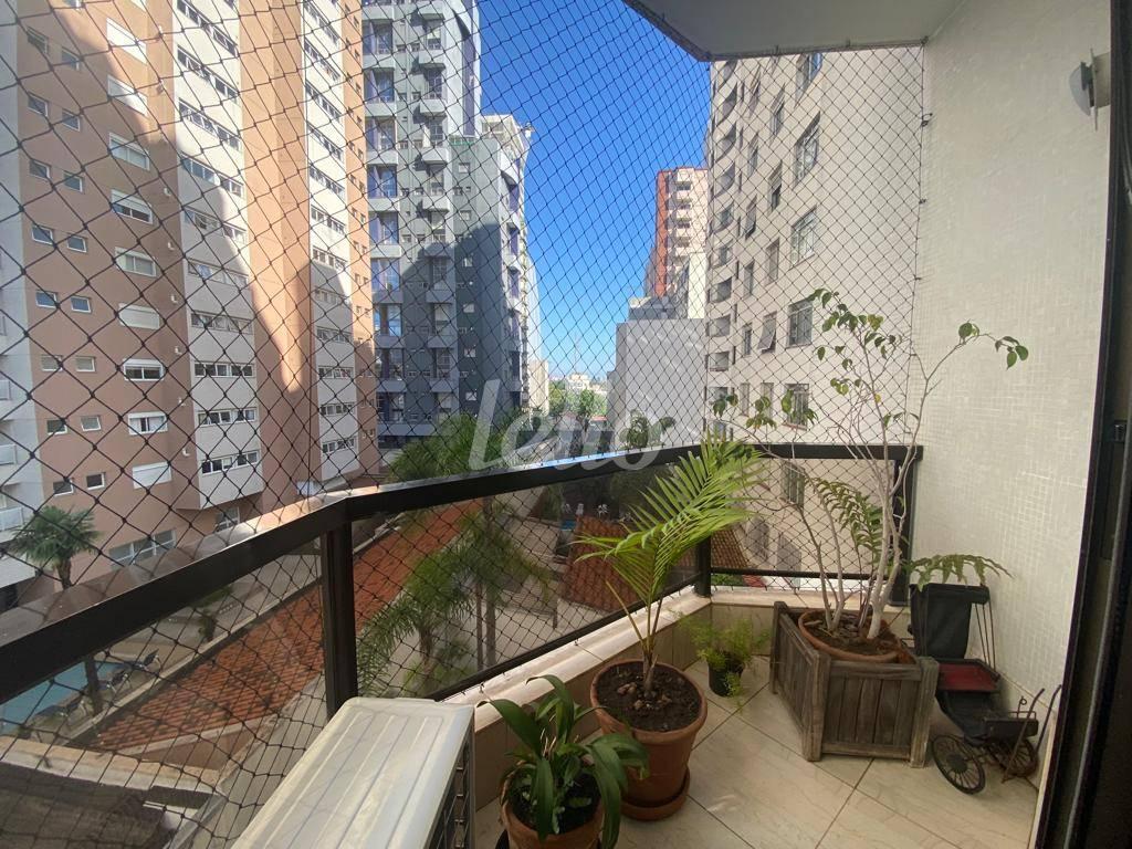 VARANDA SUITE de Apartamento à venda, Padrão com 158 m², 4 quartos e 2 vagas em Pinheiros - São Paulo