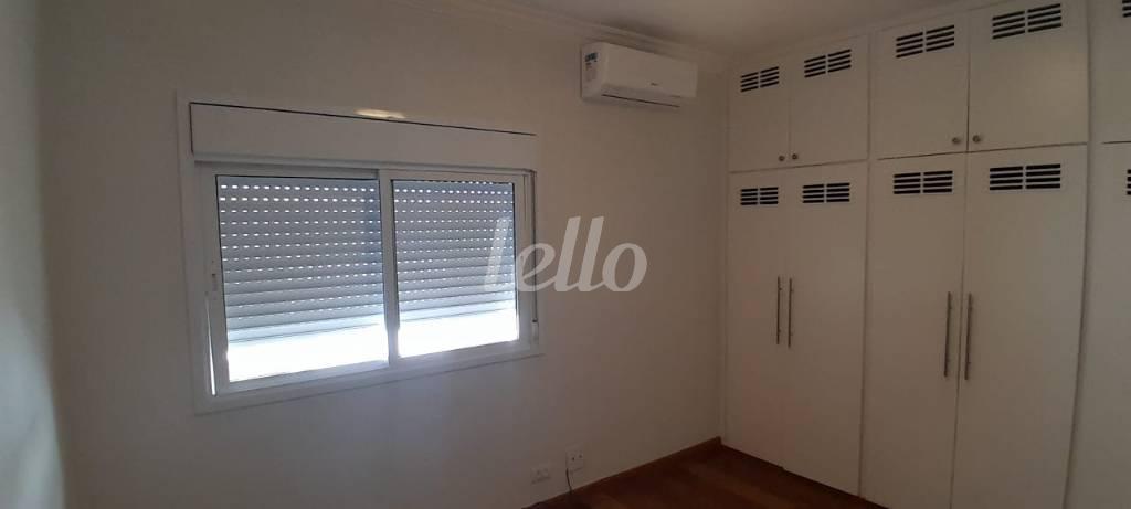DORMITÓRIO 1 de Apartamento para alugar, cobertura - Padrão com 342 m², 3 quartos e 2 vagas em Cerqueira César - São Paulo