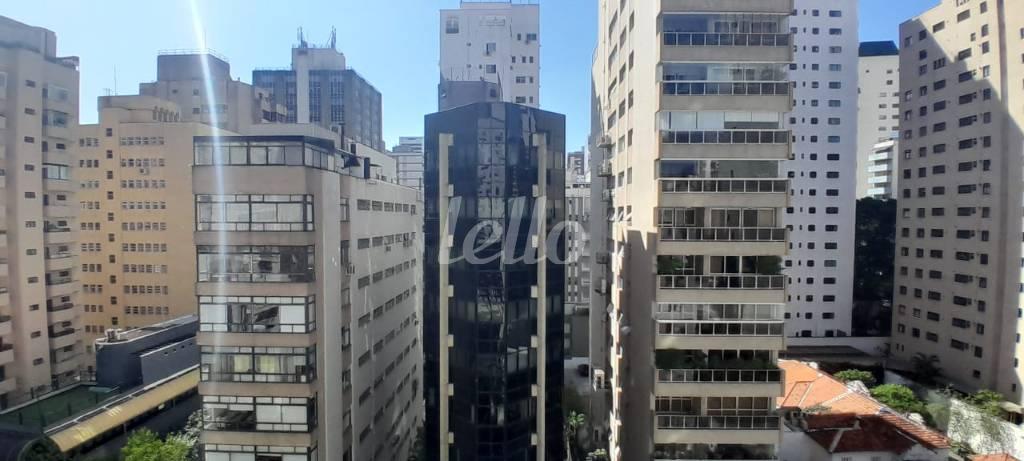 VISTA DA SALA de Apartamento para alugar, cobertura - Padrão com 342 m², 3 quartos e 2 vagas em Cerqueira César - São Paulo