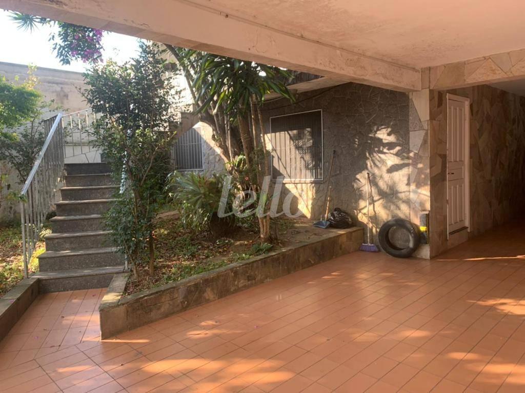 GARAGEM de Casa à venda, assobradada com 261 m², 5 quartos e 4 vagas em Osvaldo Cruz - São Caetano do Sul