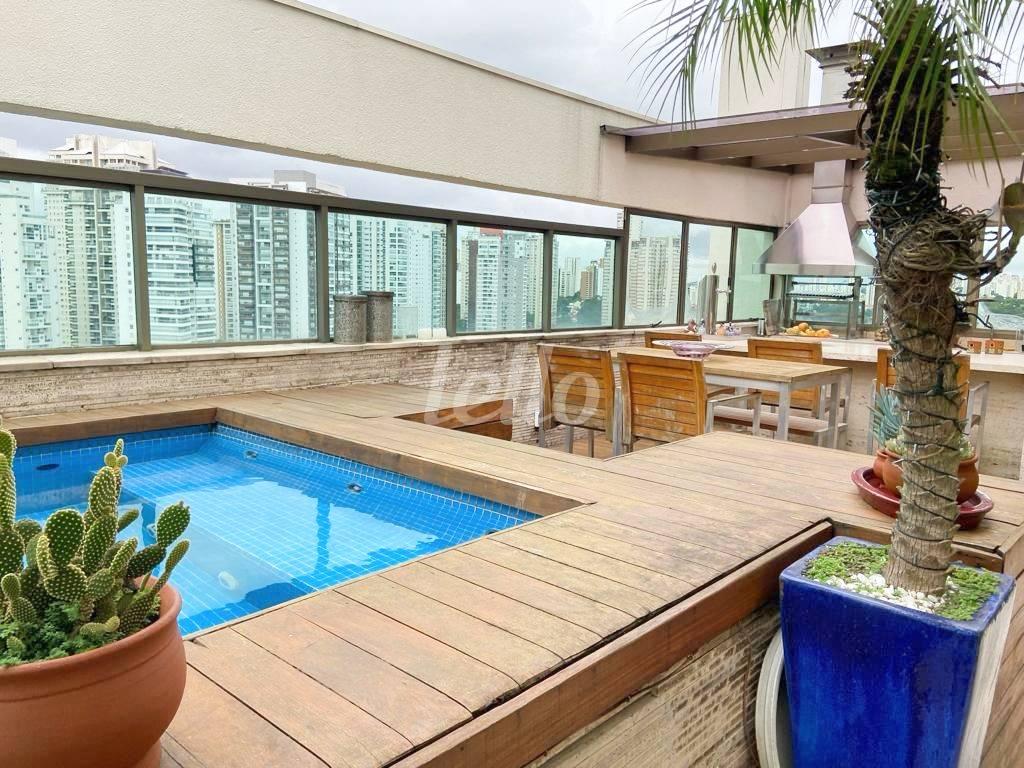 ÁREA GOURMET de Apartamento à venda, Duplex com 240 m², 3 quartos e 4 vagas em Brooklin Paulista - São Paulo