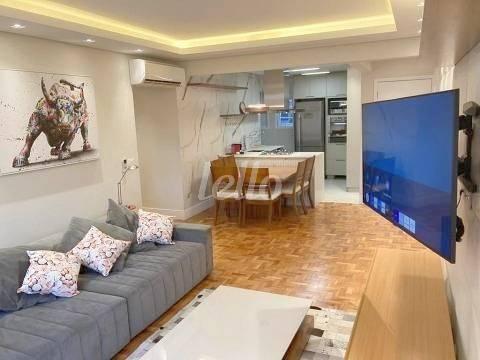 LIVING de Apartamento à venda, Padrão com 108 m², 3 quartos e 1 vaga em Itaim Bibi - São Paulo