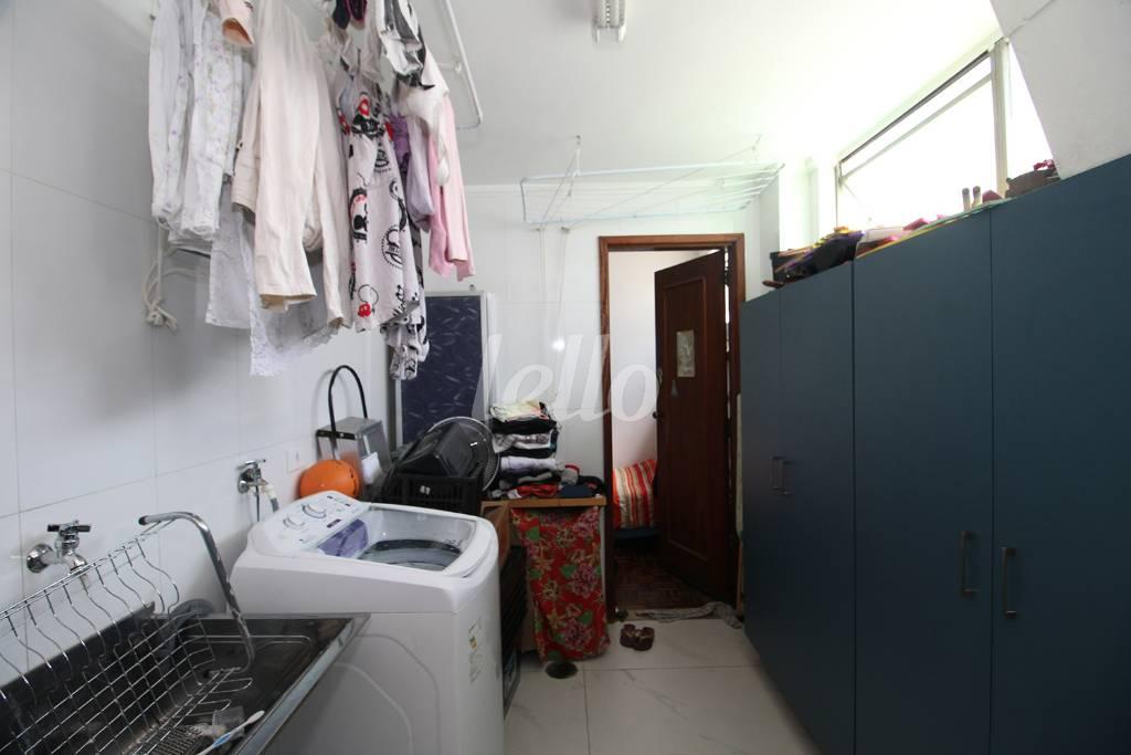 ÁREA DE SERVIÇO de Apartamento à venda, Padrão com 187 m², 4 quartos e 1 vaga em Paraíso - São Paulo