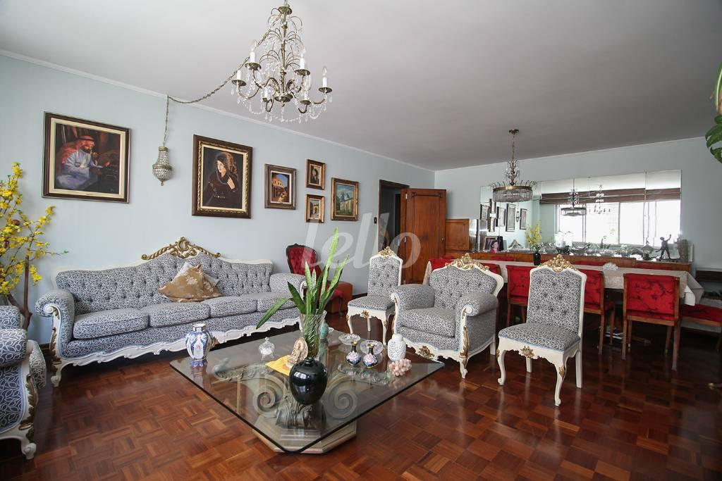 SALA de Apartamento à venda, Padrão com 187 m², 4 quartos e 1 vaga em Paraíso - São Paulo
