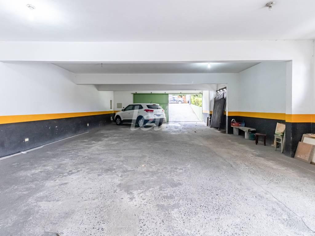 GARAGEM de Prédio Comercial para alugar, Monousuário com 496 m², e 8 vagas em Vila Progredior - São Paulo