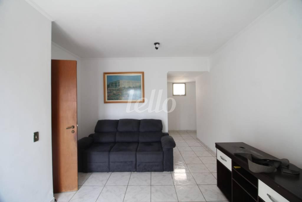 SALA de Apartamento para alugar, Padrão com 70 m², 2 quartos e 2 vagas em Vila Olímpia - São Paulo