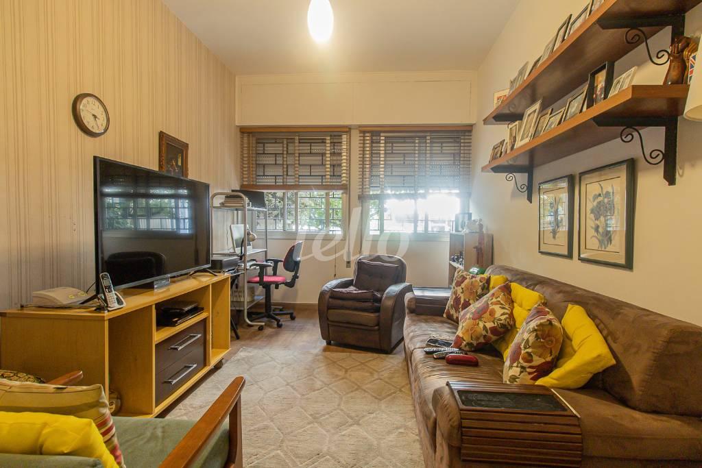 DORMITÓRIO de Apartamento à venda, Padrão com 145 m², 3 quartos e 1 vaga em Jardim Paulista - São Paulo