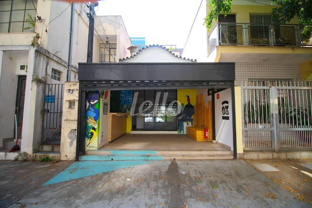 FACHADA de Loja para alugar, Padrão com 50 m², e em Indianópolis - São Paulo