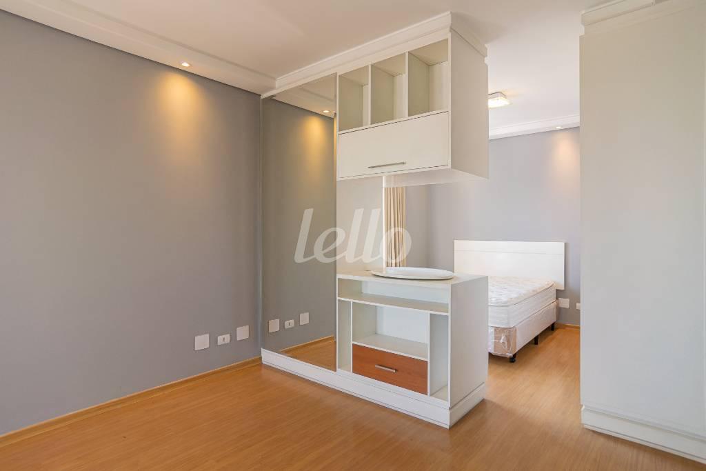 SALA de Apartamento para alugar, Padrão com 47 m², 1 quarto e 1 vaga em Consolação - São Paulo