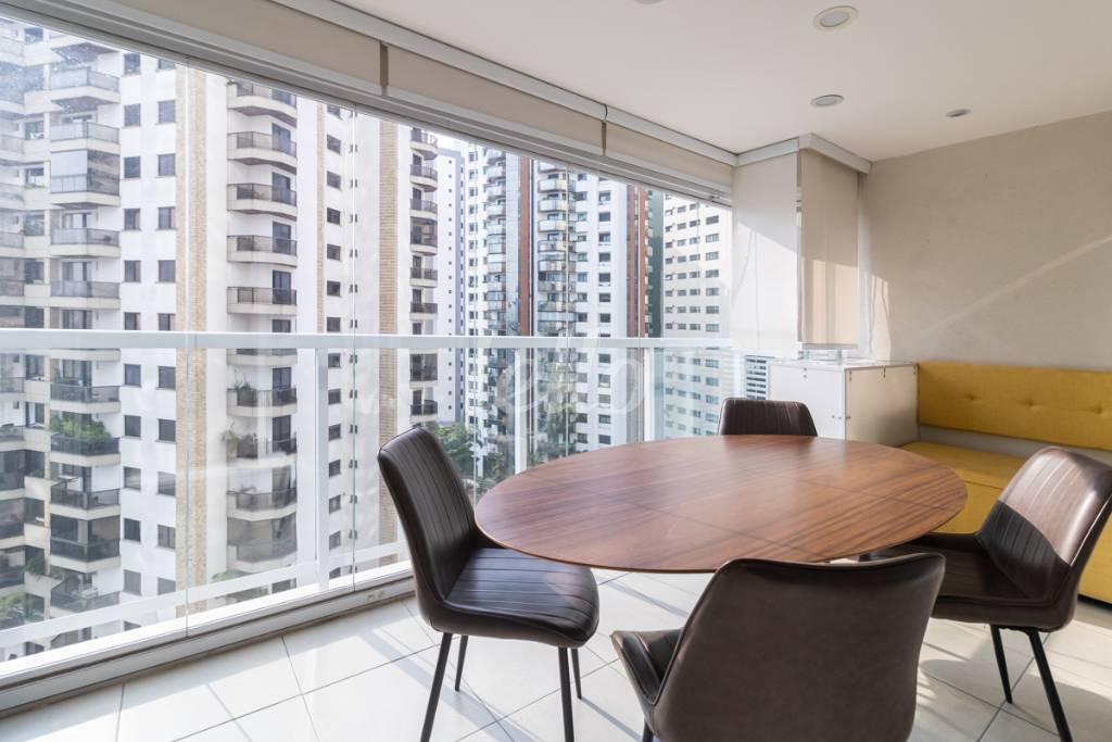 07 VARANDA de Apartamento para alugar, Padrão com 52 m², 1 quarto e 1 vaga em Tatuapé - São Paulo