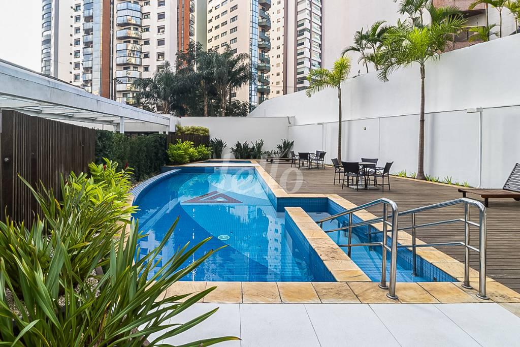 19 PISCINA de Apartamento para alugar, Padrão com 52 m², 1 quarto e 1 vaga em Tatuapé - São Paulo
