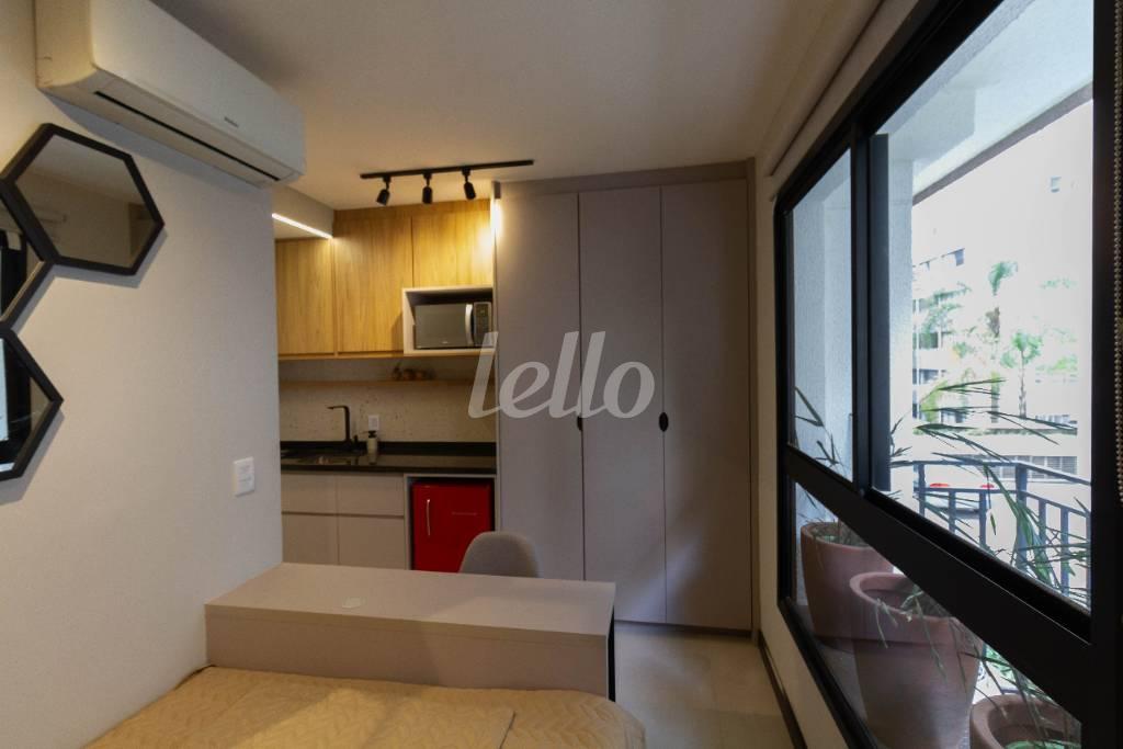 SALA E DORMITÓRIO de Apartamento para alugar, Padrão com 18 m², 1 quarto e em Perdizes - São Paulo
