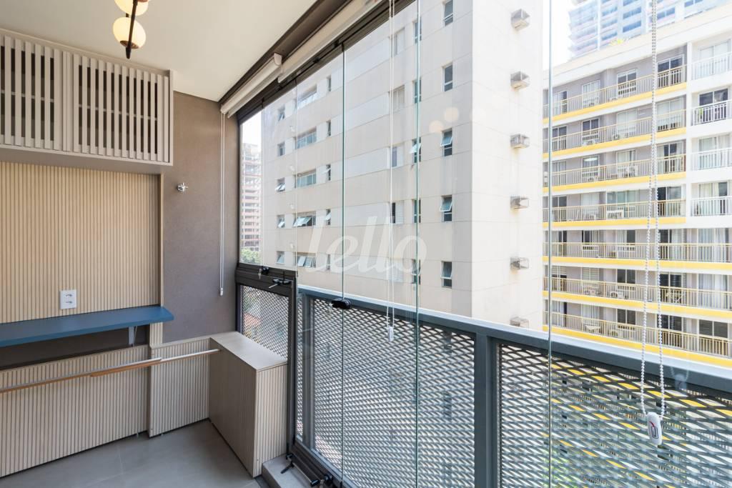 VARANDA de Apartamento para alugar, Padrão com 24 m², 1 quarto e em Pinheiros - São Paulo