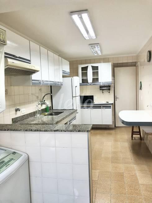 COZINHA de Apartamento à venda, Padrão com 72 m², 2 quartos e 1 vaga em Vila Clementino - São Paulo