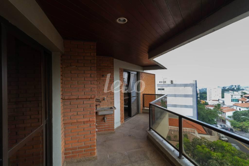 SACADA DA SALA de Apartamento para alugar, Padrão com 219 m², 3 quartos e 1 vaga em Vila Ester (zona Norte) - São Paulo