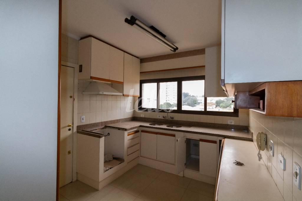 COZINHA de Apartamento para alugar, Padrão com 219 m², 3 quartos e 1 vaga em Vila Ester (zona Norte) - São Paulo