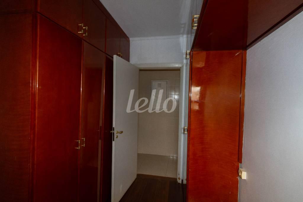 DORMITÓRIO DE SERVIÇO de Apartamento para alugar, Padrão com 219 m², 3 quartos e 1 vaga em Vila Ester (zona Norte) - São Paulo