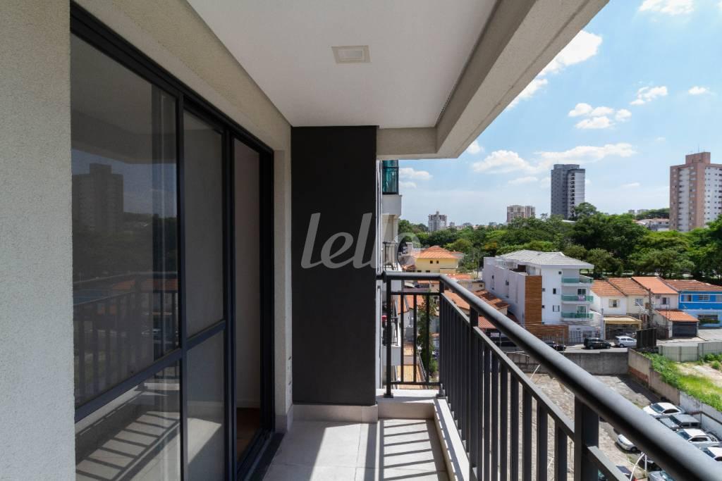 SACADA E ÁREA DE SERVIÇO de Apartamento para alugar, Padrão com 47 m², 2 quartos e 1 vaga em Vila Dom Pedro Ii - São Paulo
