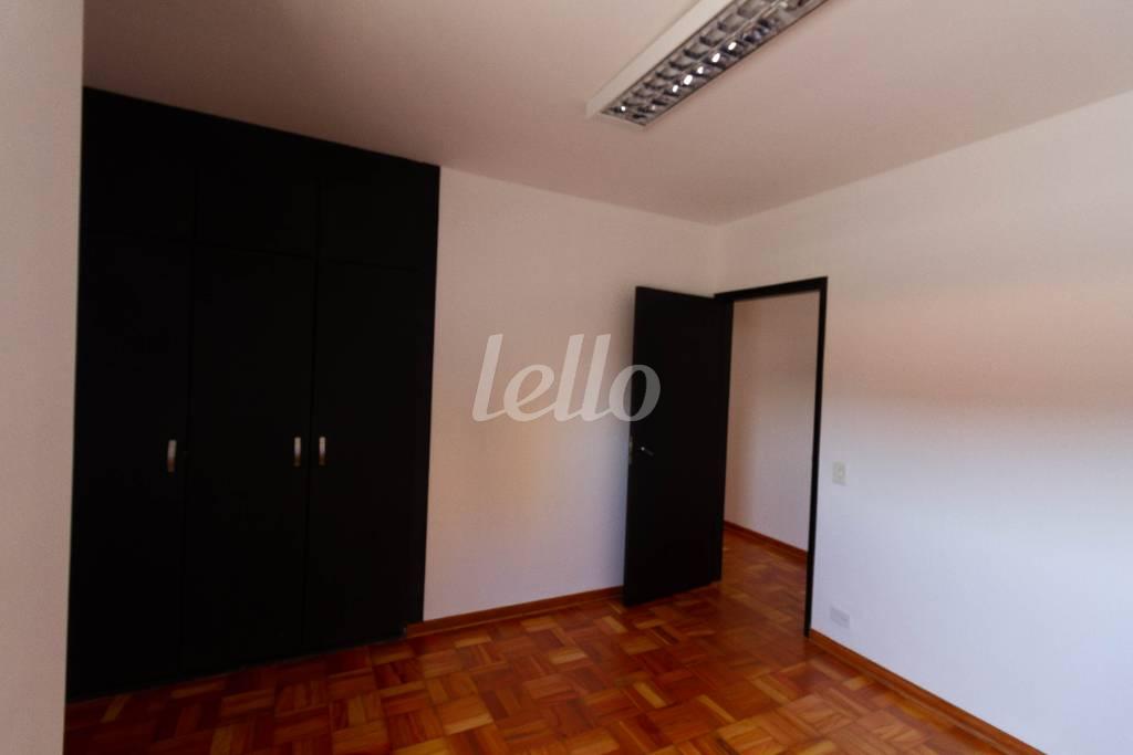 DORMITÓRIO 2 de Casa para alugar, sobrado com 200 m², 3 quartos e 2 vagas em Jardim Oriental - São Paulo