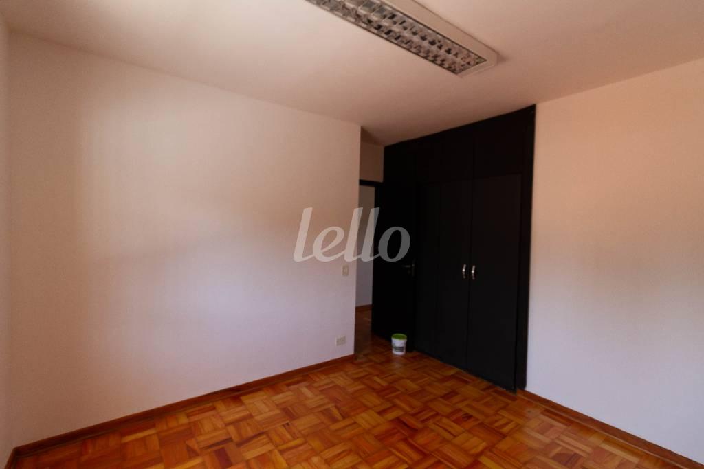 DORMITÓRIO 3 de Casa para alugar, sobrado com 200 m², 3 quartos e 2 vagas em Jardim Oriental - São Paulo