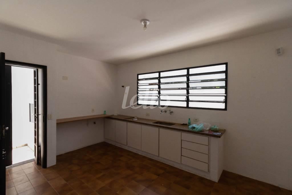 COZINHA de Casa para alugar, sobrado com 200 m², 3 quartos e 2 vagas em Jardim Oriental - São Paulo