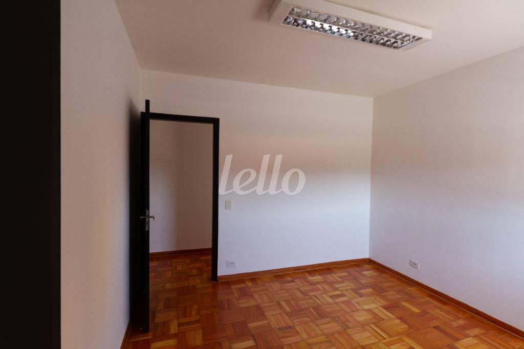 DORMITÓRIO 2 de Casa para alugar, sobrado com 200 m², 3 quartos e 2 vagas em Jardim Oriental - São Paulo