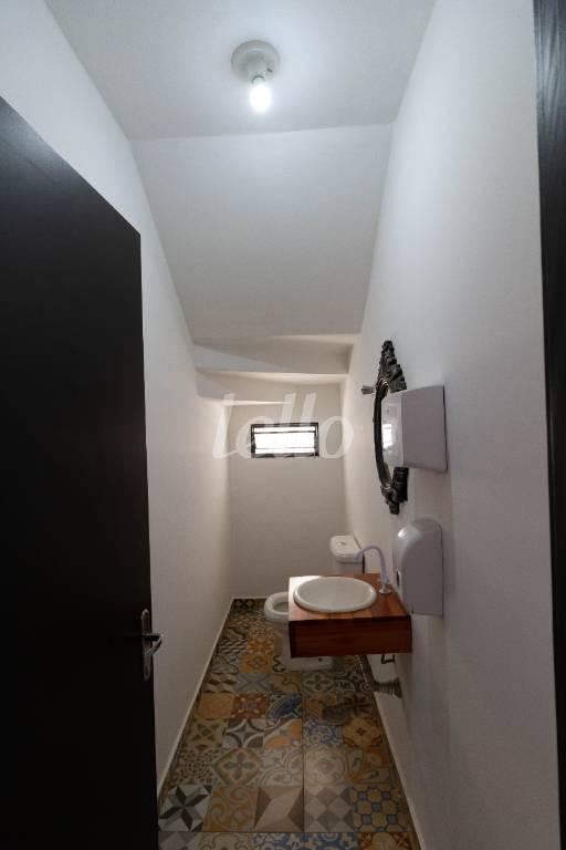 LAVABO de Casa para alugar, sobrado com 200 m², 3 quartos e 2 vagas em Jardim Oriental - São Paulo