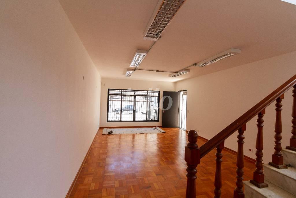 SALA de Casa para alugar, sobrado com 200 m², 3 quartos e 2 vagas em Jardim Oriental - São Paulo
