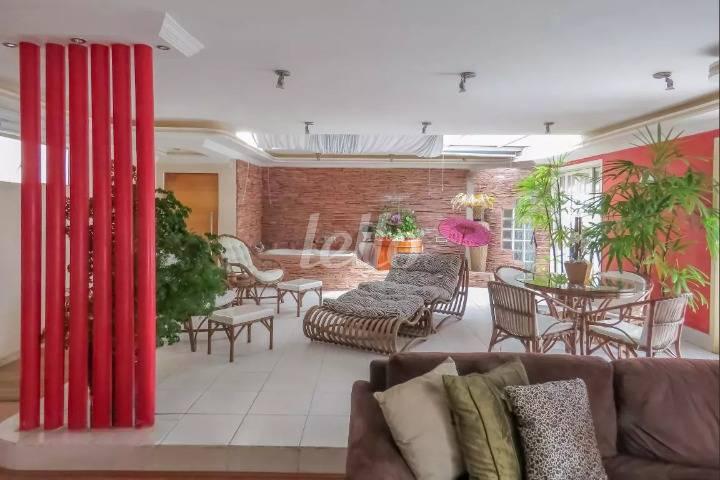 SALA de Apartamento para alugar, Padrão com 135 m², 2 quartos e 2 vagas em Vila Olímpia - São Paulo