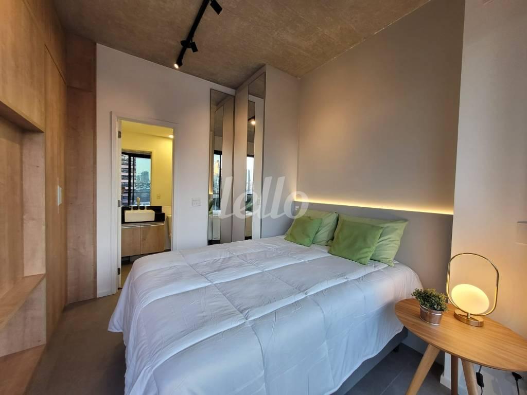 DORMITÓRIO de Apartamento para alugar, Padrão com 45 m², 1 quarto e 1 vaga em Vila Olímpia - São Paulo